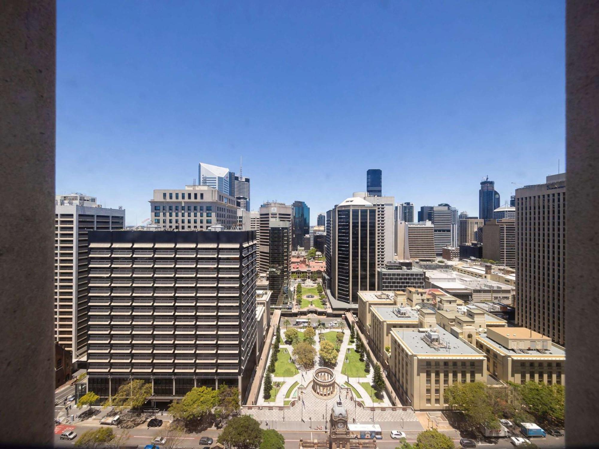 Sofitel Brisbane Central Exterior foto The Dallas skyline from the LBJ Presidential Library
