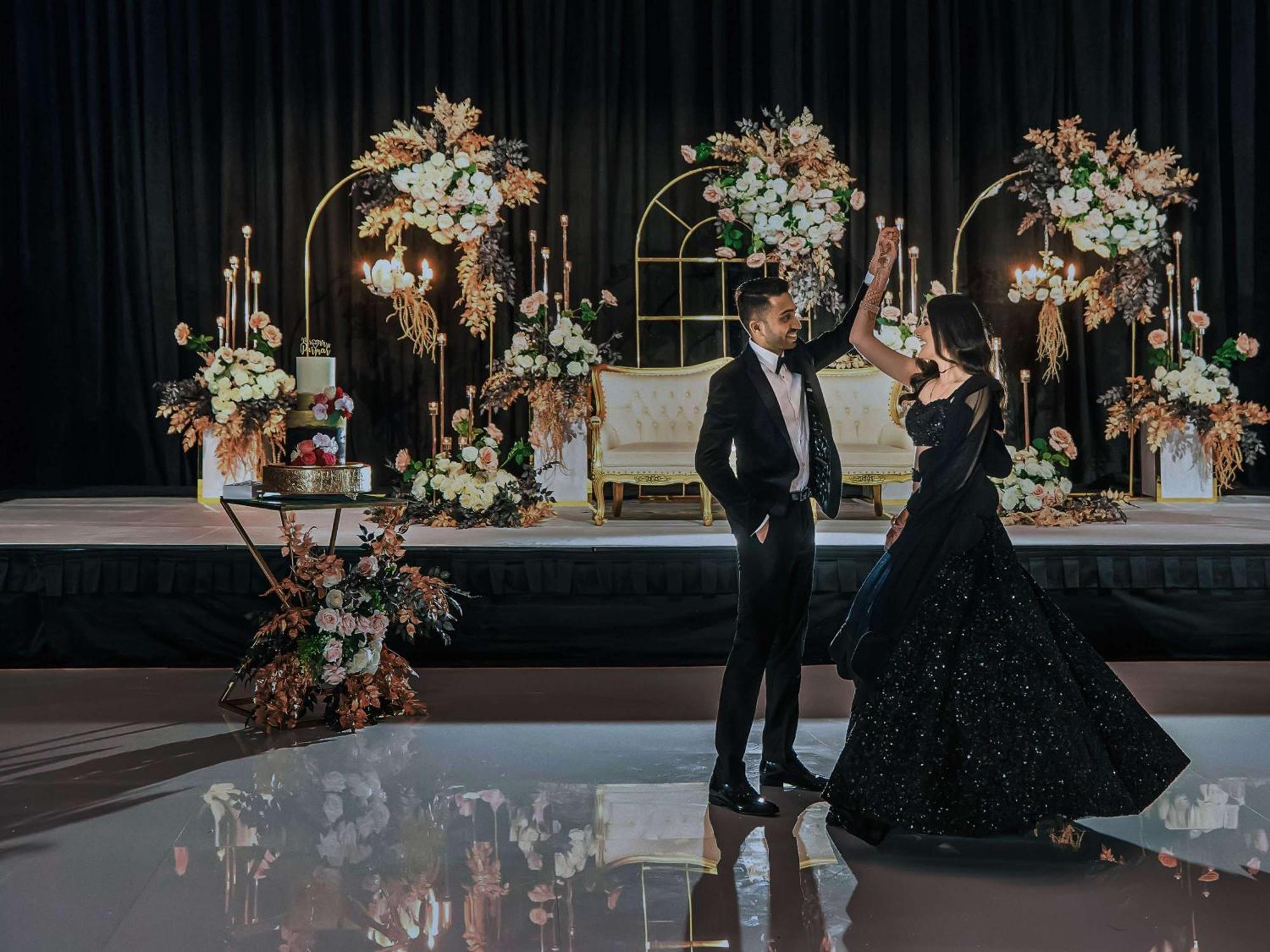 Sofitel Brisbane Central Exterior foto A couple dancing at their wedding